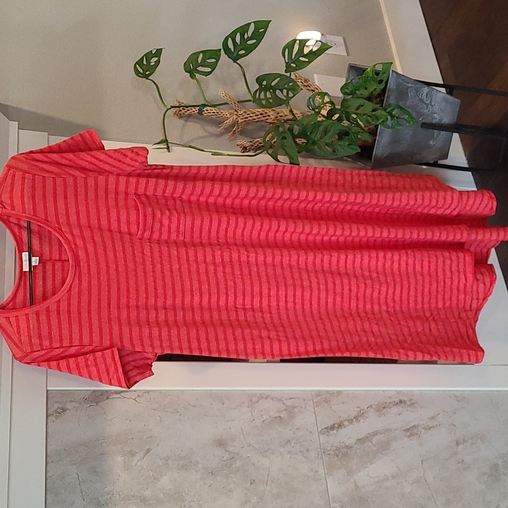 L LuLaRoe high-low Carly